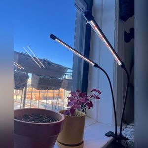 Grow light for indoor plants - lightly used for 1 winter season.